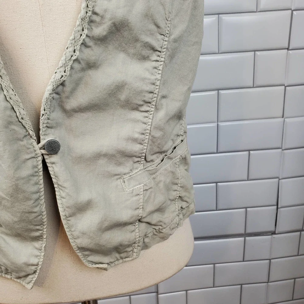 LOFT | CROCHET TRIM ONE BUTTON GRAY CASUAL VEST WOMEN'S SIZE MEDIUM